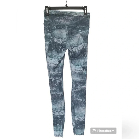 Lululemon Fast And Free High Rise Legging - Picture 2 of 3